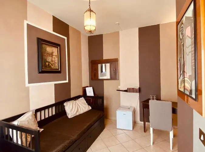 فندق Art Pandos 4*