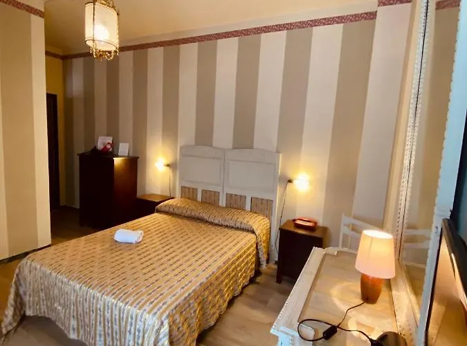 فندق Art Pandos 4*